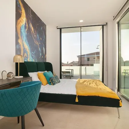 200m New A With Private, Heated Pool And Amazing Ocean View