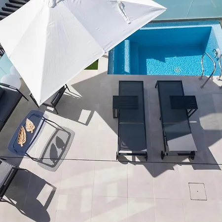 200m New A With Private, Heated Pool And Amazing Ocean View 阿德耶