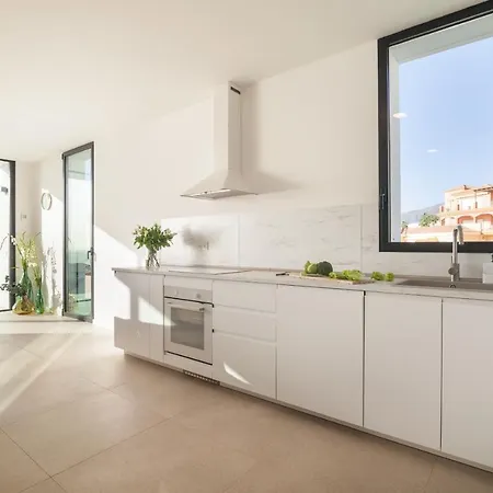 200m New A With Private, Heated Pool And Amazing Ocean View Vila *