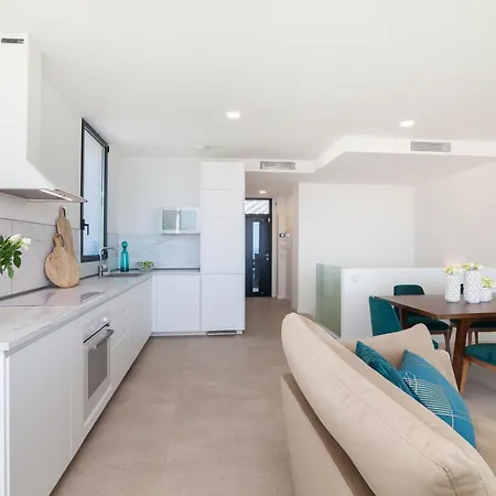 200m New A With Private, Heated Pool And Amazing Ocean View 빌라