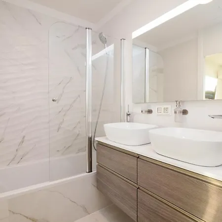 200m New A With Private, Heated Pool And Amazing Ocean View Vila