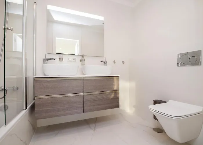 200m New A With Private, Heated Pool And Amazing Ocean View *