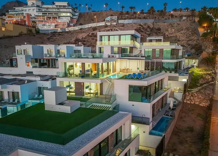 200m New A With Private, Heated Pool And Amazing Ocean View